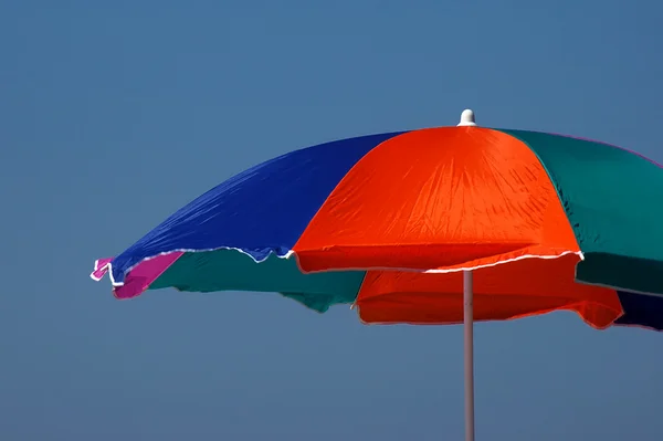 Strand parasoll — Stockfoto