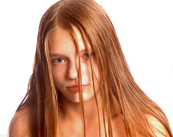 Blondes Mädchen bekommt Haarschnitt — Stockfoto