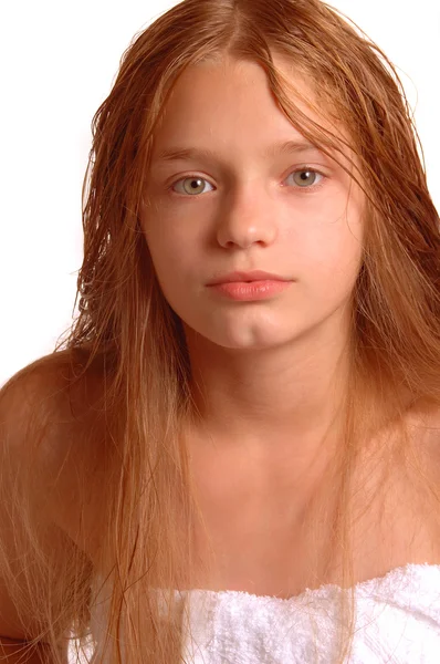 ブロンドの女の子取得散髪 — ストック写真
