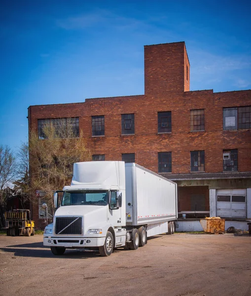 Manufacturing Plant Truck Dock Shipment Load — Foto Stock