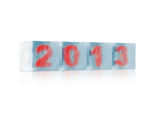 2013 em cubos de gelo isolados sobre fundo branco — Fotografia de Stock