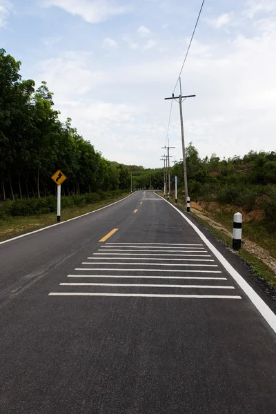 Estrada sinuosa na Tailândia — Fotografia de Stock