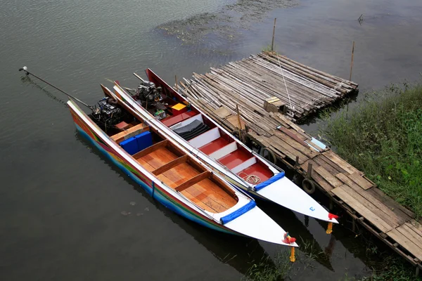 Båd på flod - Stock-foto
