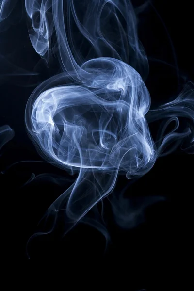 Fumaça no fundo preto — Fotografia de Stock