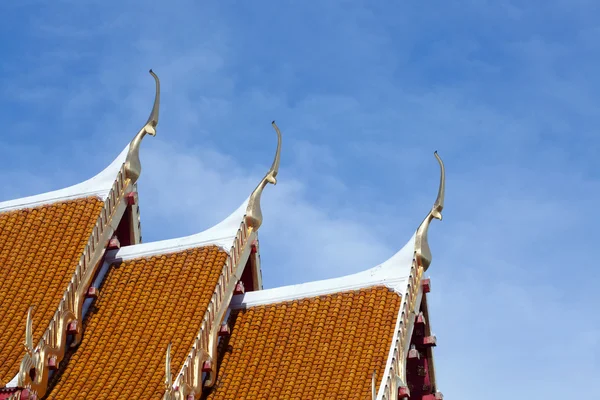 Tetti del tempio tailandese — Foto Stock