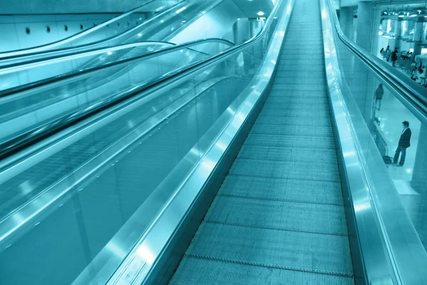 Havaalanı yürüyen merdiven — Stok fotoğraf