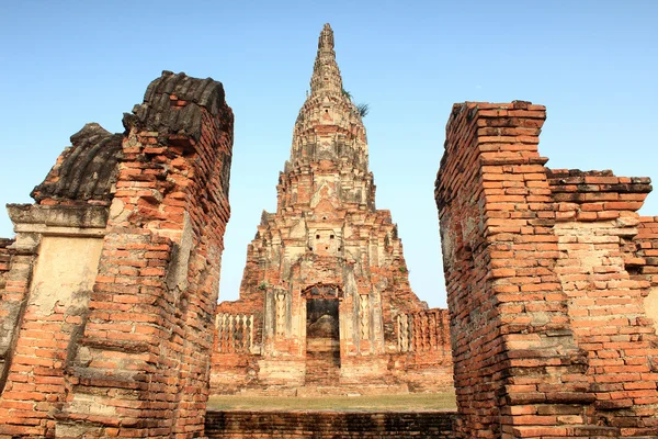 Zřícenina cihlový chrám v ayutthaya, Thajsko — Stock fotografie