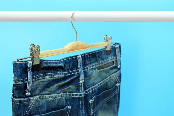Modré džíny kalhoty — Stock fotografie