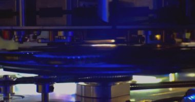 Modern üretim ekipmanının bir parçası. Yakın plan. Soyut teknolojik arkaplan