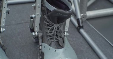 Modern bilim ve teknoloji. Dış iskelet kapatılıyor.