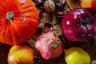 Tablo sonbahar meyve