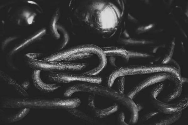 Long Iron Chain Studio — Stock Photo, Image