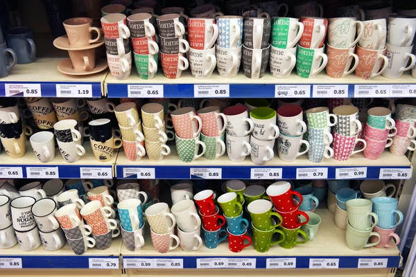Нидерланды Январь 2017 Aisle Assortment Ceramic Coffee Cups Action Superstore — стоковое фото
