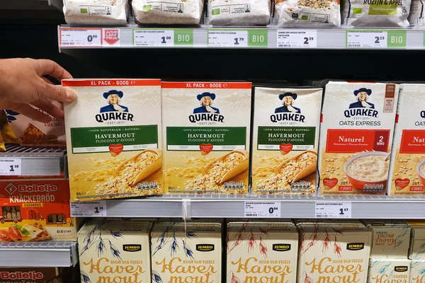 Niderlandy Październik 2021 Zakup Płatków Owsianych Supermarkecie Quaker Oats Company — Zdjęcie stockowe