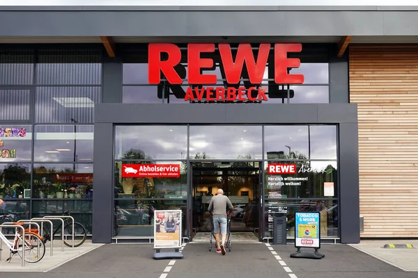 Краненбург Германия Июль 2022 Филиал Немецкого Супермаркета Rewe Обслуживанием Вынос — стоковое фото