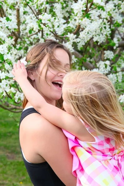 Madre e hija —  Fotos de Stock