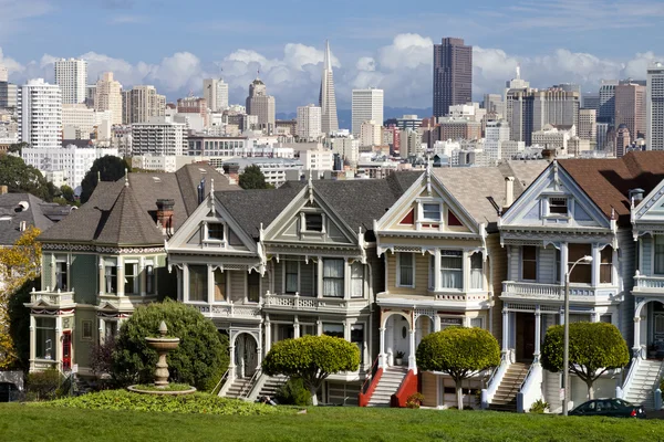 SAN FRANCISCO - NOVEMBER 2012: Painted Ladies, San Francisco-USA — Stock Photo, Image