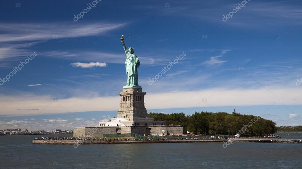 La Estatua de la Libertad y el parque en reconstrucción 2024