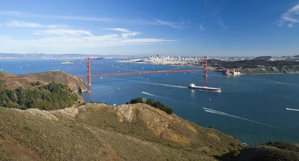 San francisco panorama w de golden gate bridge — Stockfoto