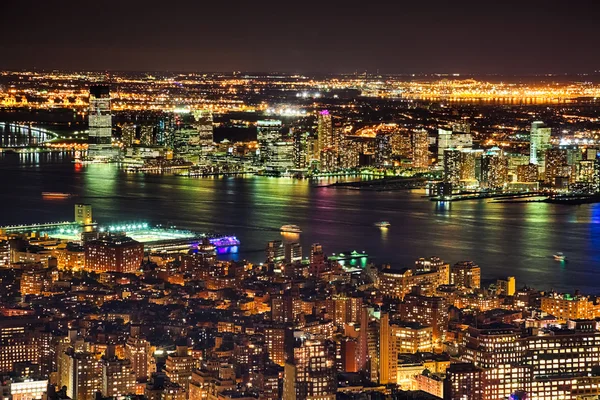 Нью-Джерси и Нью-Йорк Вест-Энд ночью — стоковое фото