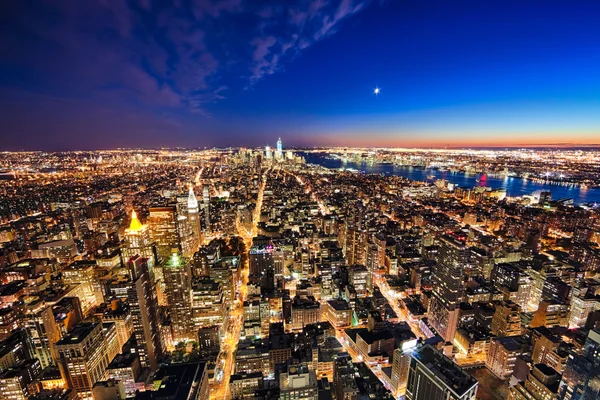 นิวยอร์กซิตี้แมนฮัตตัน w หอเสรีภาพและนิวเจอร์ซีย์ — ภาพถ่ายสต็อก