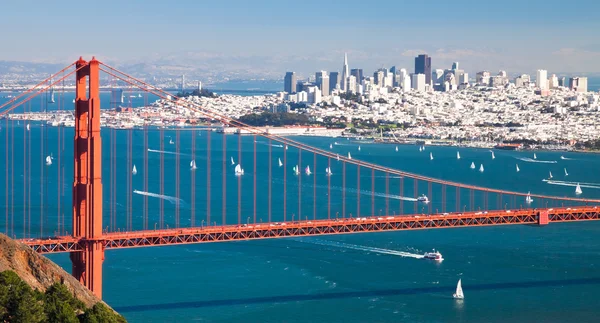 San Francisco Panorama w el puente Golden Gate —  Fotos de Stock