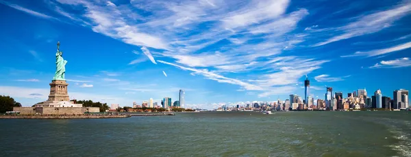 A Estátua da Liberdade, Nova Iorque e Jersey City — Fotografia de Stock