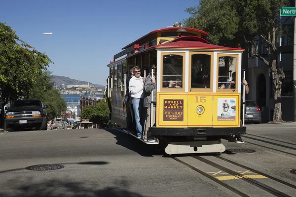 サンフランシスコ - november3: 路面電車ケーブル車、11 月 3 日、201年 — ストック写真