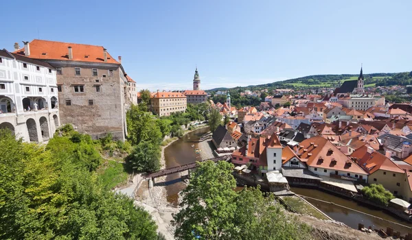 Cesky krumlov - augustus 21, 2012: het kasteel en de stad — Stockfoto