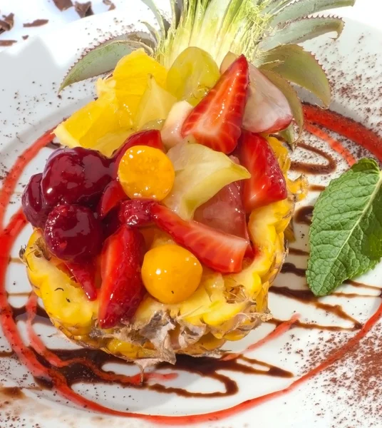 Fruit salad in pineapple — Stock Photo, Image