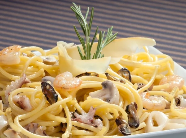 Pastas italianas con mariscos — Foto de Stock