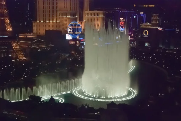 LAS VEGAS, Estados Unidos - Las fuentes del Bellagio por la noche —  Fotos de Stock