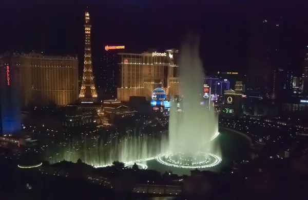 LAS VEGAS, Estados Unidos - Las fuentes del Bellagio por la noche —  Fotos de Stock