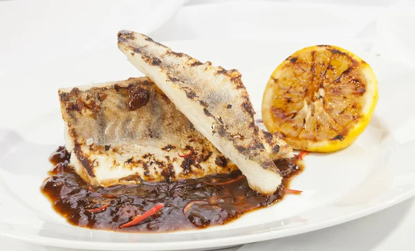 Limonlu ızgara pike levrek
