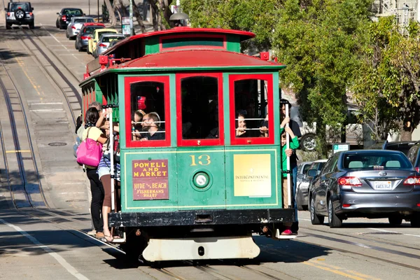 San francisco - 2 listopada: kolejki linowej tramwaj, 2 listopada, — Zdjęcie stockowe
