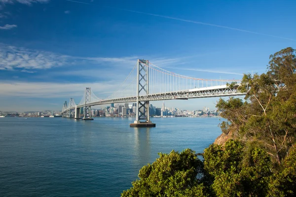 サンフランシスコ ・ シティ パノラマとベイ ・ ブリッジ — ストック写真
