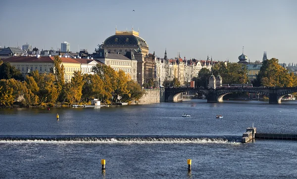 Praag, Tsjechische Republiek, het nationale theater — Stockfoto