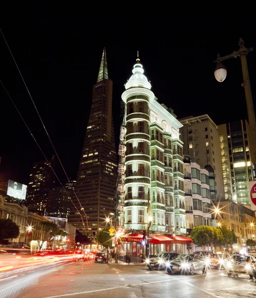 सैन फ्रांसिस्को नोव 4th: ट्रांसमेरिका और फ्लैटिरॉन इमारतों — स्टॉक फ़ोटो, इमेज