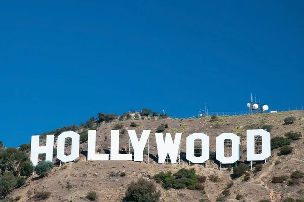 Hollywood ondertekenen op santa monica bergen in los angeles — Stockfoto