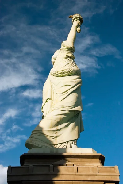 Réplica da Estátua da Liberdade em Nova York-Nova York sobre o Las — Fotografia de Stock