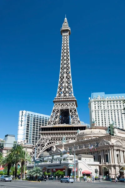 Eiffel tower restaurant på las vegas strip i nevada — Stockfoto