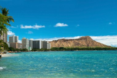 Waikiki beach masmavi suda ba elmas kafa ile Hawaii ile
