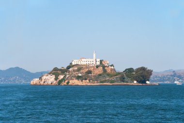 Alcatraz hapis Island san francisco Bay ile güzel bir mavi
