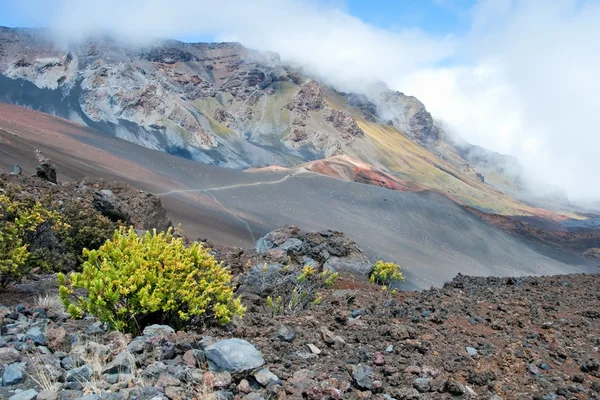 Cráter Haleakala con senderos en el Parque Nacional Haleakala en Maui —  Fotos de Stock