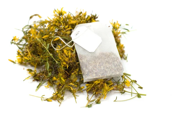 Tea bag of Hypericum — Stock Photo, Image