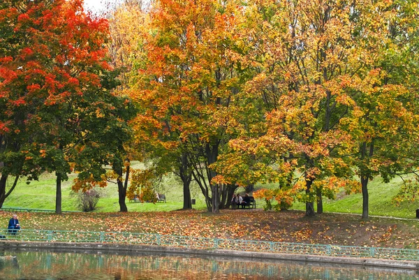 Herfst in kolomenskoye park in Moskou — Stockfoto