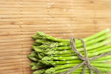 genç grup yeşil kuşkonmaz