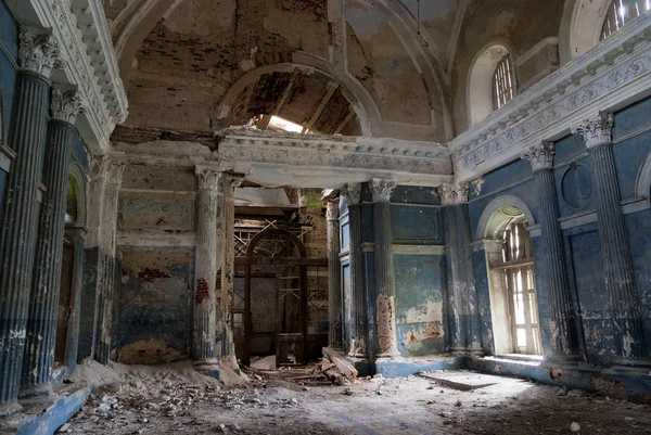 Opuszczony kościół Bogurodzicy kazan w yaropolec, Rosja — Zdjęcie stockowe
