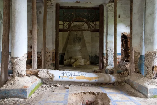 Заброшенная Казанская Богородица в Ярополеце, Россия — стоковое фото