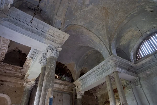 Iglesia Kazan Theotokos abandonada en Yaropolec, Rusia — Foto de Stock
